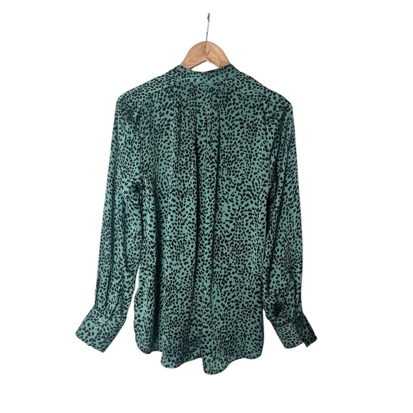 Equipment Femme Perce Green Leopard Button Down Blouse Mob wife M 1634 - Picture 5 of 6